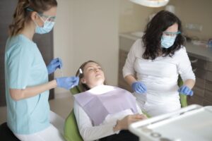 Zahnzusatzversicherung nach Diagnose: Welche Behandlungen oft ausgeschlossen sind
