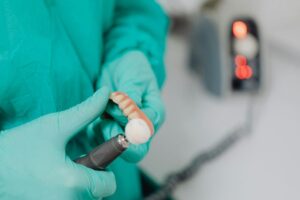 Welche Prothesenzähne sehen besonders natürlich aus