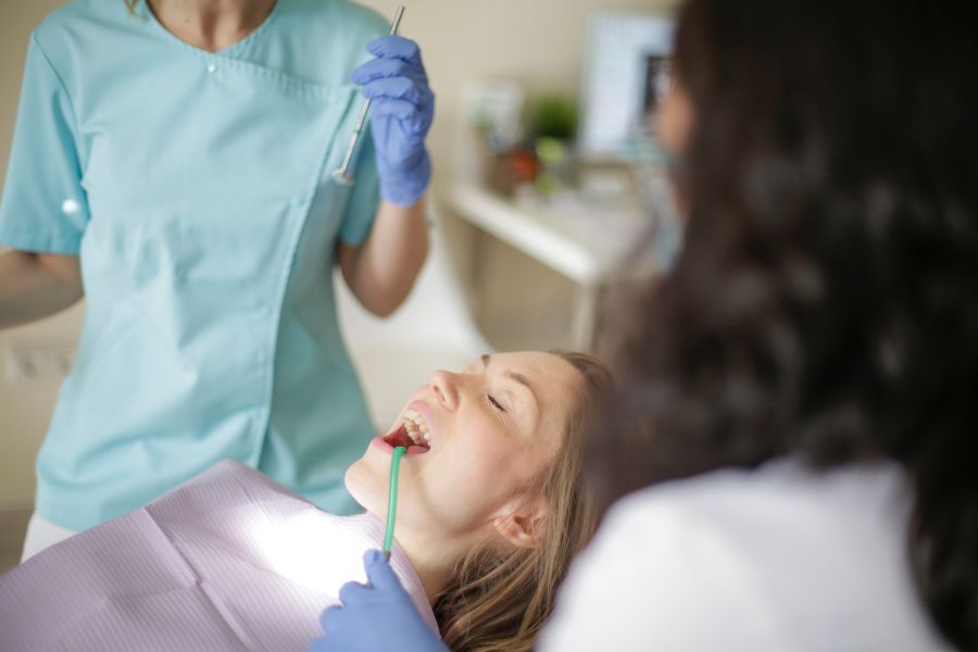Wie können Prothesen ästhetisch verbessert werden